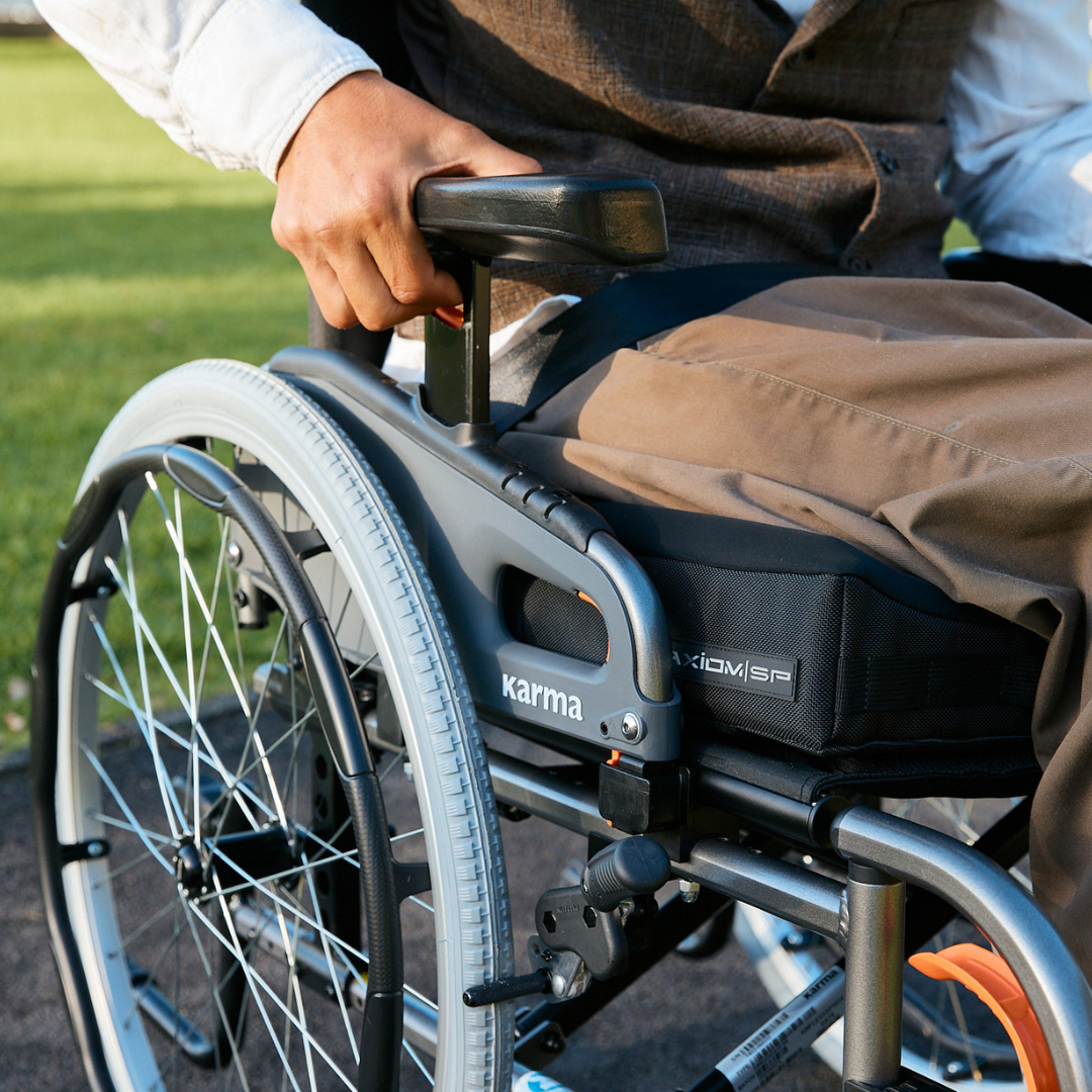Karma Flexx Self-Propelling Wheelchair
